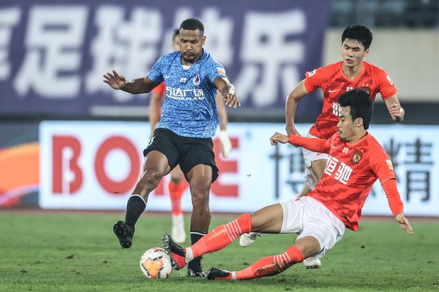 足坛名嘴丁伟杰点评广州蒲公英青训 3点必须注意
