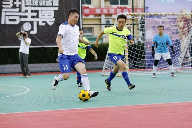 阿不都21+9徐杰25分 新疆6连胜终结广东9连胜